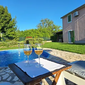 https://villa-malini.in-istria.net